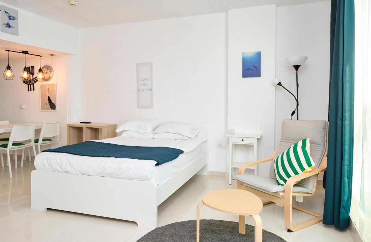 Апартаменты Sunny Sea View Studio Herzliya Экстерьер фото